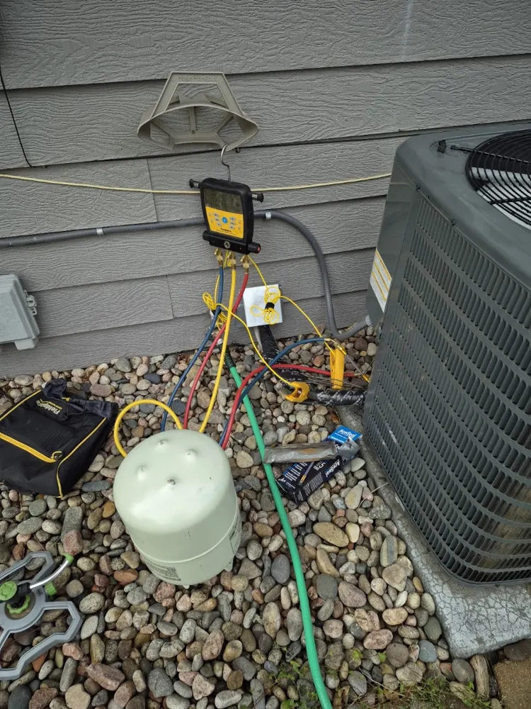 AC diagnostics and refrigerant check